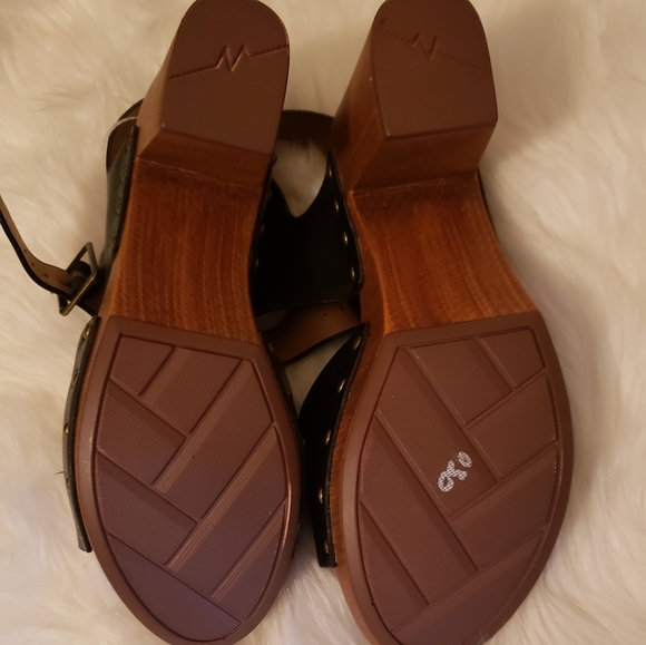 White Mountain Footbed Heels Size 9 - Picture 4 of 6